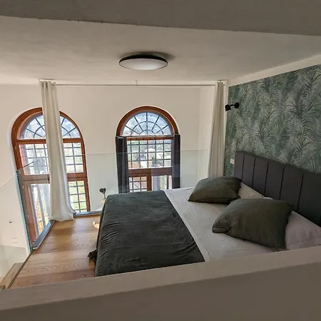 Mini Loft Lido With Own Sunny & Private Garden Apartment *